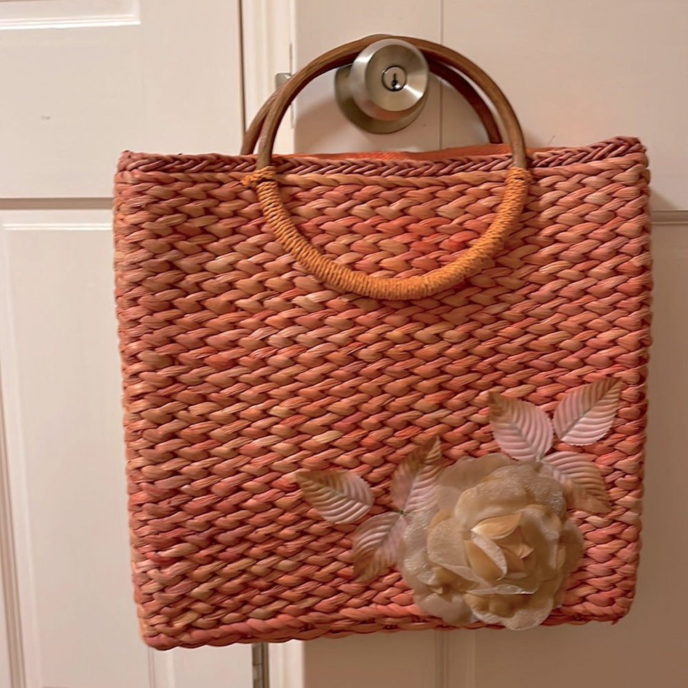 New straw bag